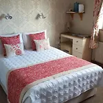 Riverwalk House Bed & Breakfast 4*