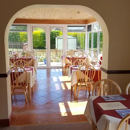 Riverwalk House Bed and breakfast 4*