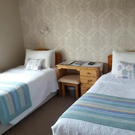 Riverwalk House 4*